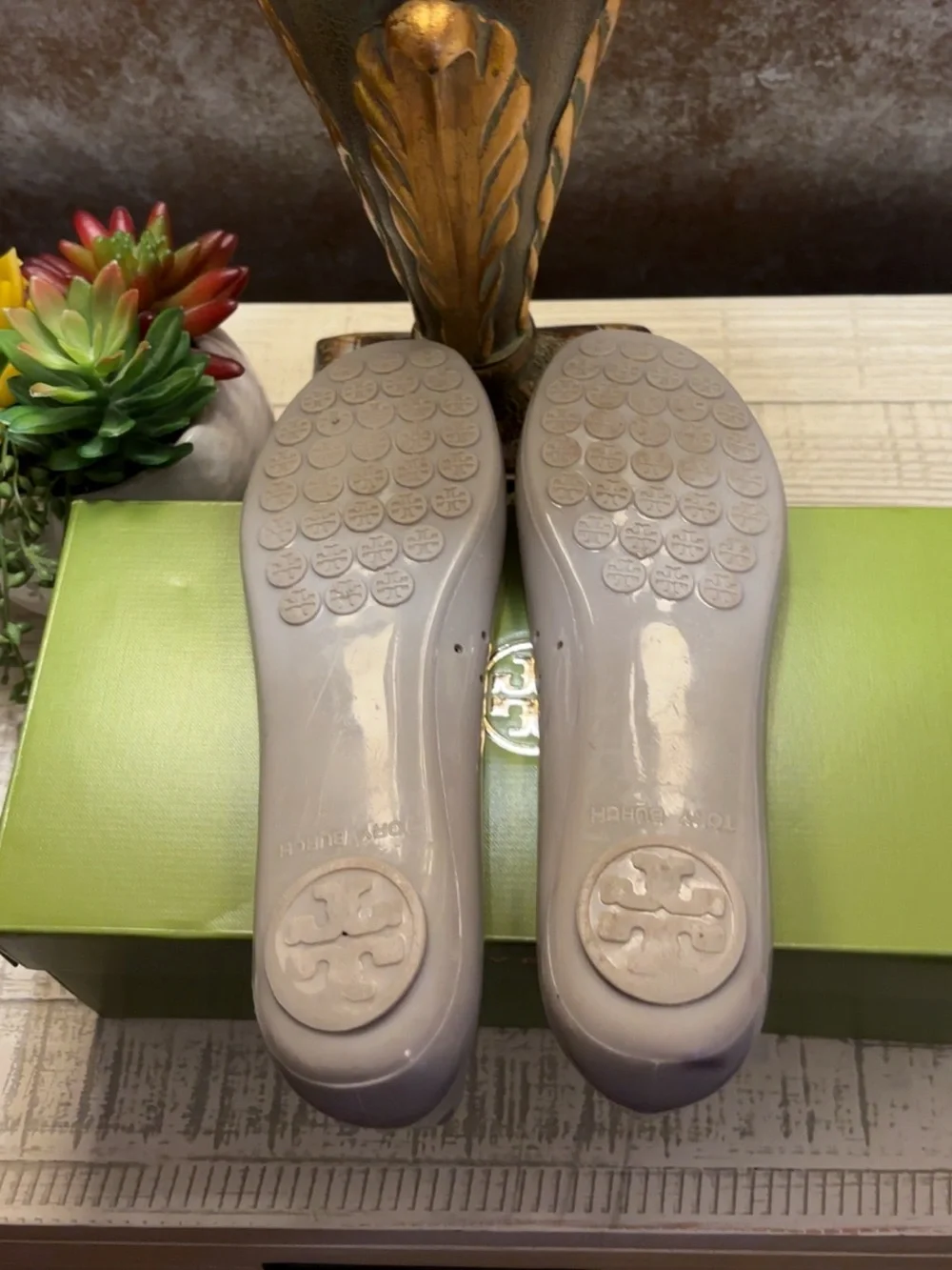 Like New ~ Women’s Tory Burch Gray Jelly Flats W/Fringe & Rhinestones ~ Size 8